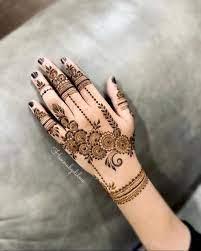 finger mehndi 