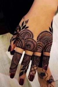 finger mehndi