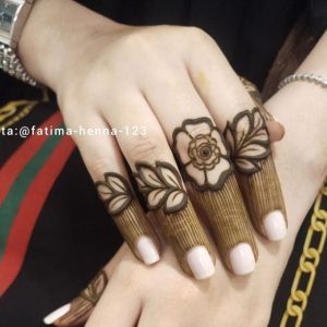 finger mehndi