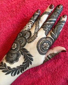 Stylish mehndi plans