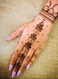 finger mehndi