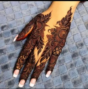 royal back hand mehndi