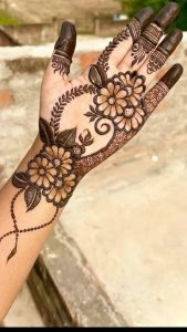 Stylish mehndi plans