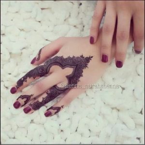 finger mehndi