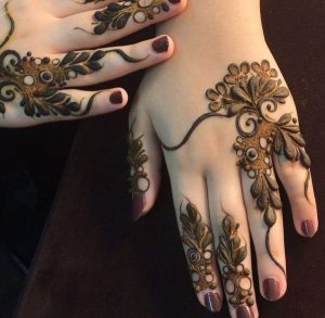 finger mehndi