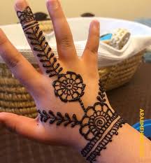 finger mehndi