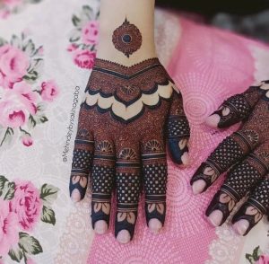 finger mehndi