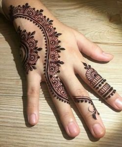 finger mehndi