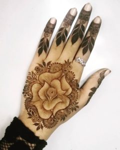 Stylish henna plans