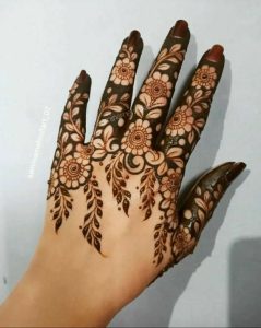 finger mehndi