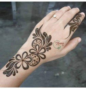 finger mehndi