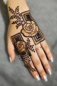 Stylish Henna Plans