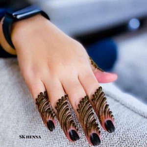 finger mehndi