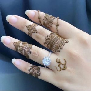 finger mehndi