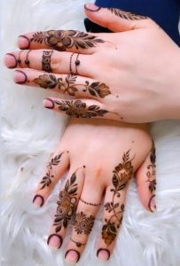 finger mehndi