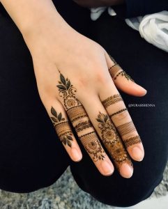 finger mehndi