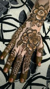 stylish henna plans
