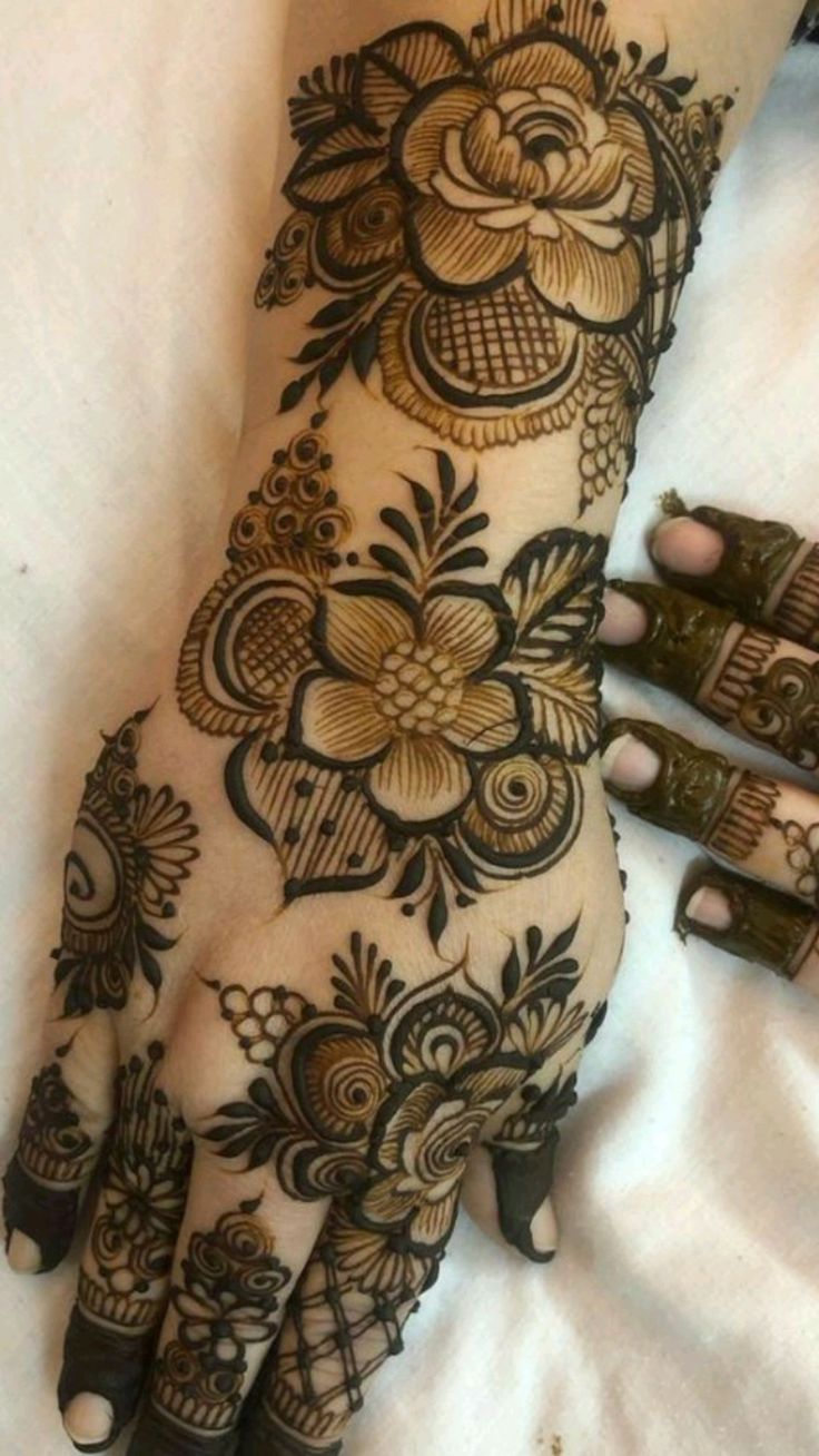 Stylish henna Plans