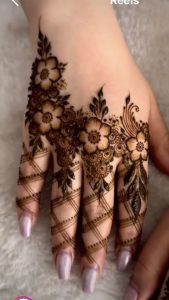 finger mehndi