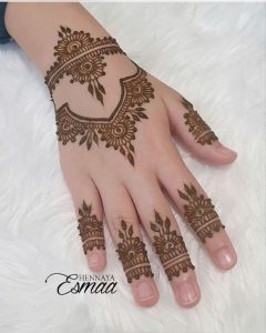 finger mehndi