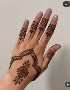 finger mehndi