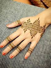 Very Simple Mehndi Design