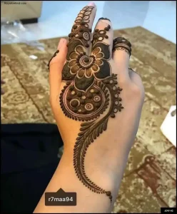 royal back hand mehndi