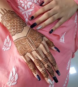 finger mehndi